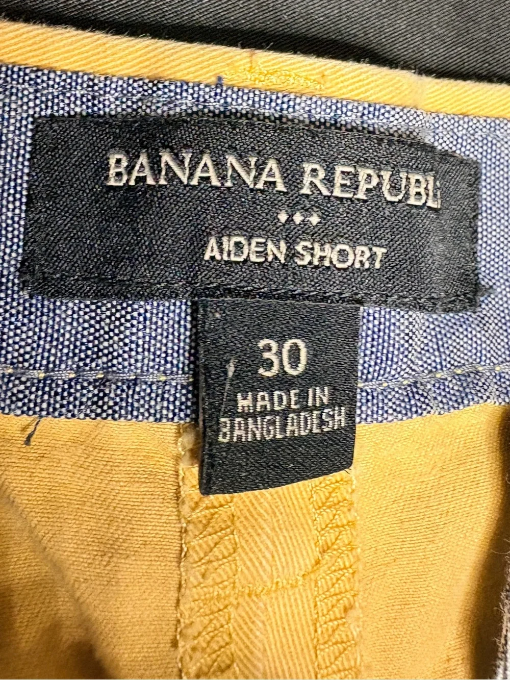 Banana Republic Yelowish Khaki Flat Front Men's Shorts Sz 30